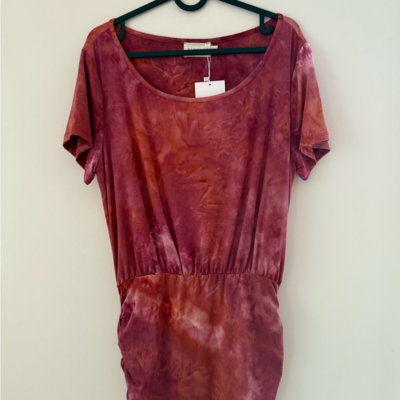 Red Tie-Dye One Shoulder Ruched Dress - Picture 3 of 6